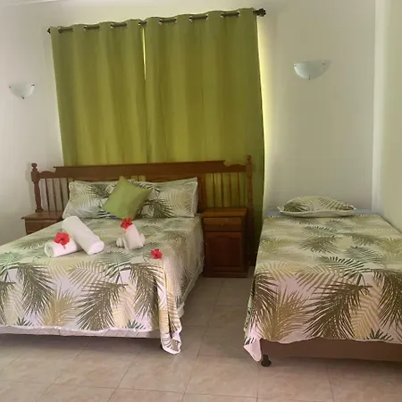 Le Chevalier Bay Guesthouse Anse Lazio Exterior photo