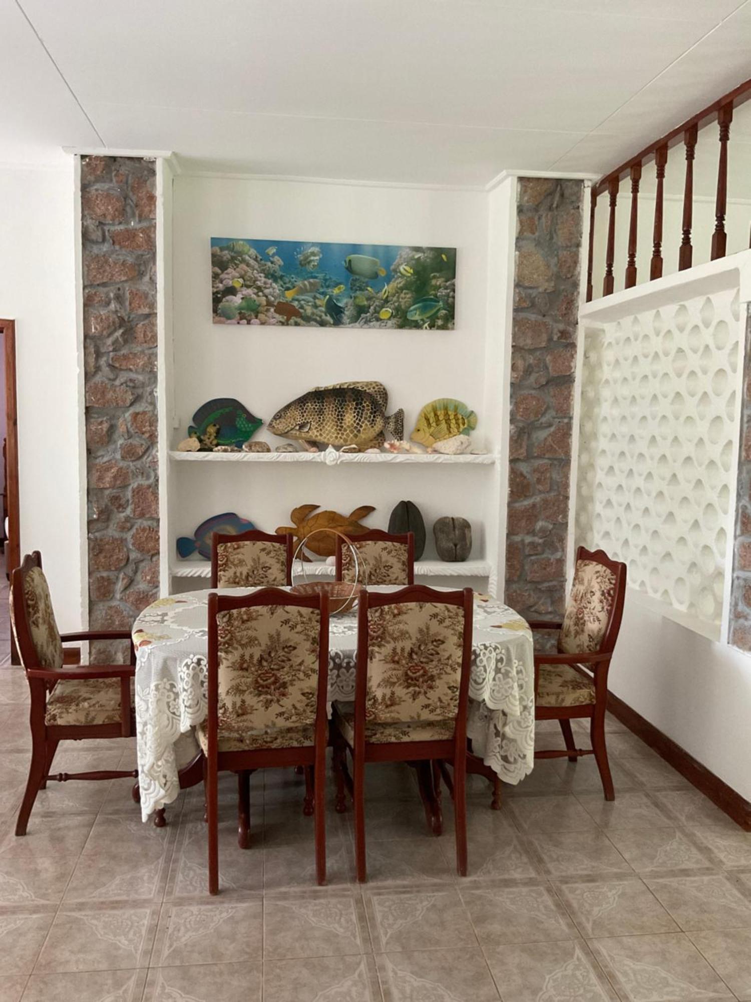Le Chevalier Bay 3* אנס לזיו